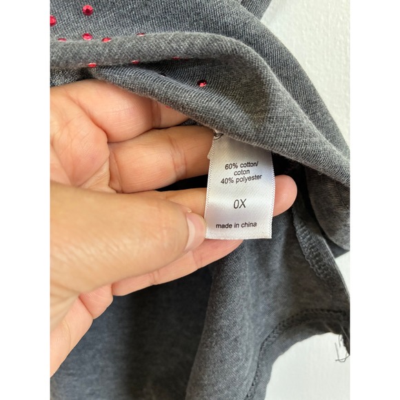 Maurices Women 0X Gray Stars Stripes Rhinestone Notched V-Neck Graphic Tee Shirt - Picture 4 of 6